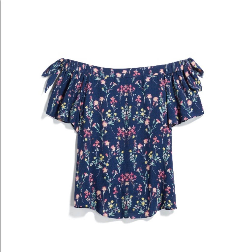 Adorable off the shoulder top from stitch fix